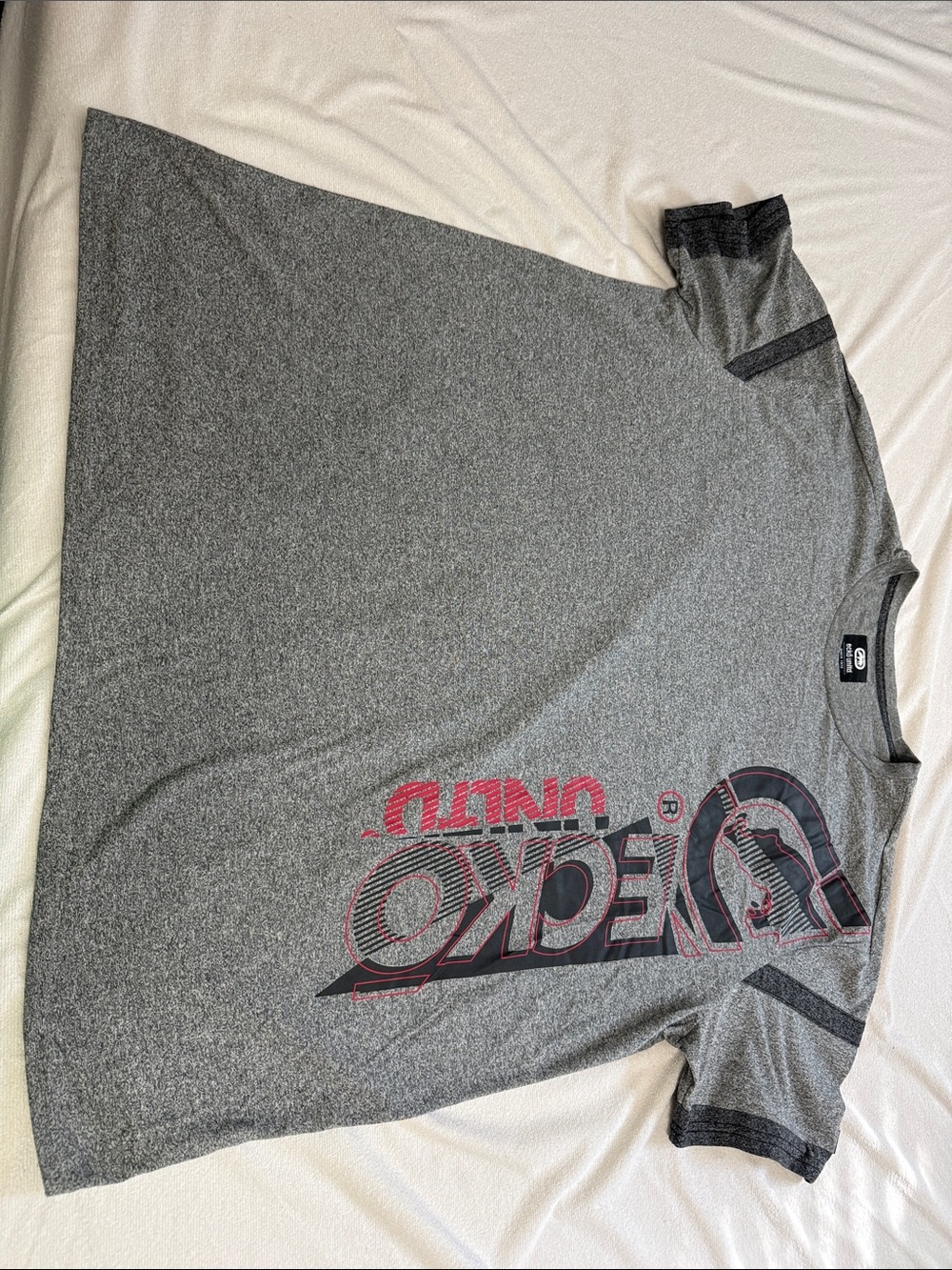 Ecko Unlimited Gray Short-Sleeve Graphic Tee with Black and Pink Logo